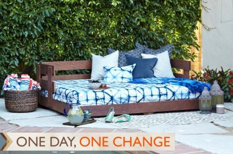 Day beds are great deck ideas, especially this really cozy one made from pallets. 