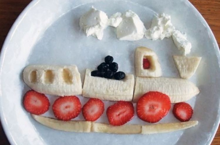 Serve your little ones a chewable choo choo with this clever way to serve fruit to your kids.