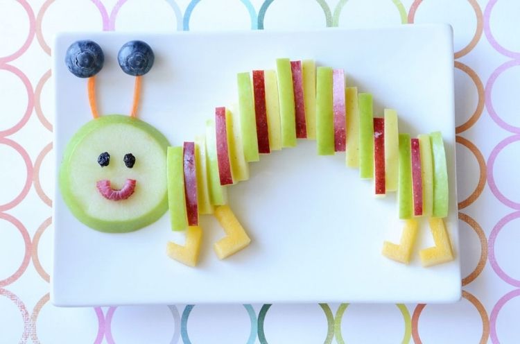 Serve your kids more fruit in this cute way with a fun little caterpillar. 