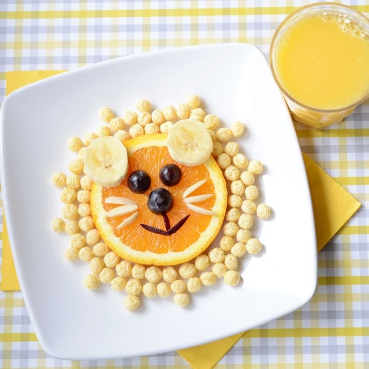 If your little one is a lion this cereal and fruit one is a great ways to Serve Fruit to your Kids