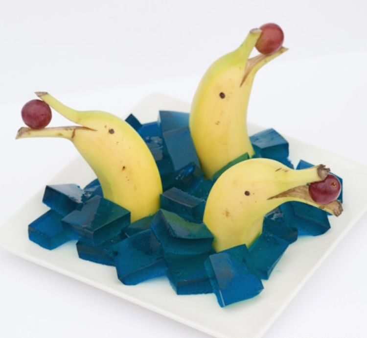 If they love the ocean this is a clever ways to serve fruit to kids they will eat bite by bite.