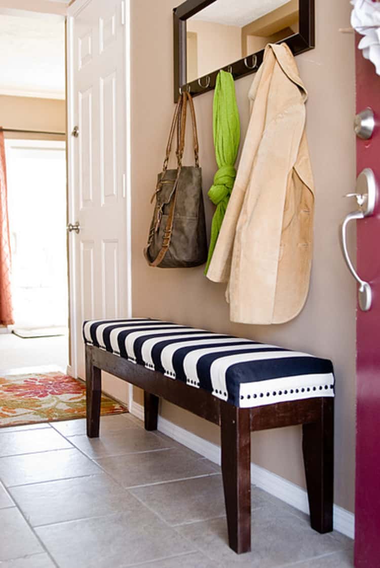 Upholstered bench for your entry way idea