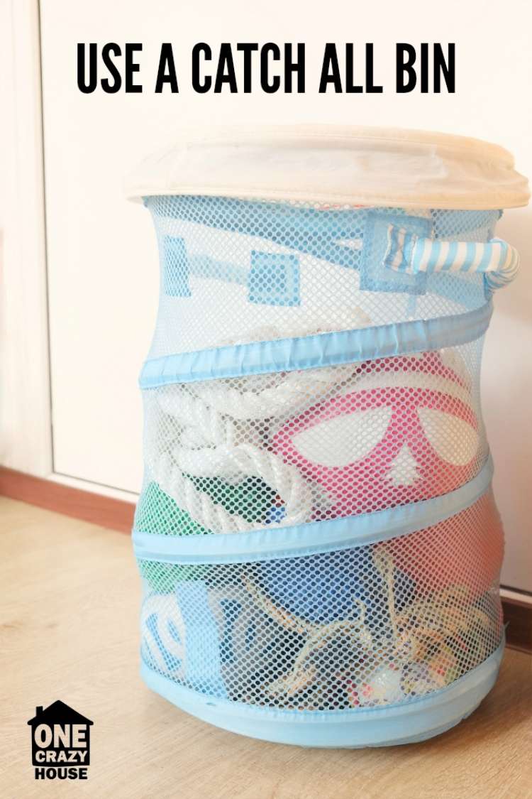 OneCrazyHouse hacks for cleaning Mesh hamper used as a catch all bin for easy cleaning between rooms