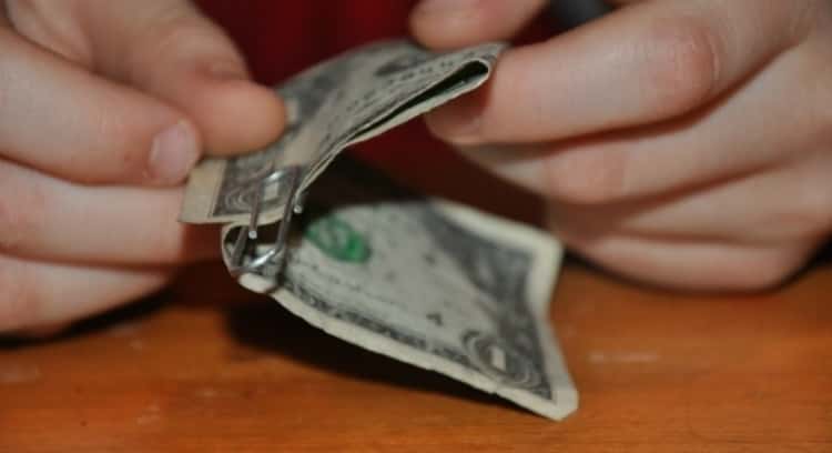 Paper clip magic trick