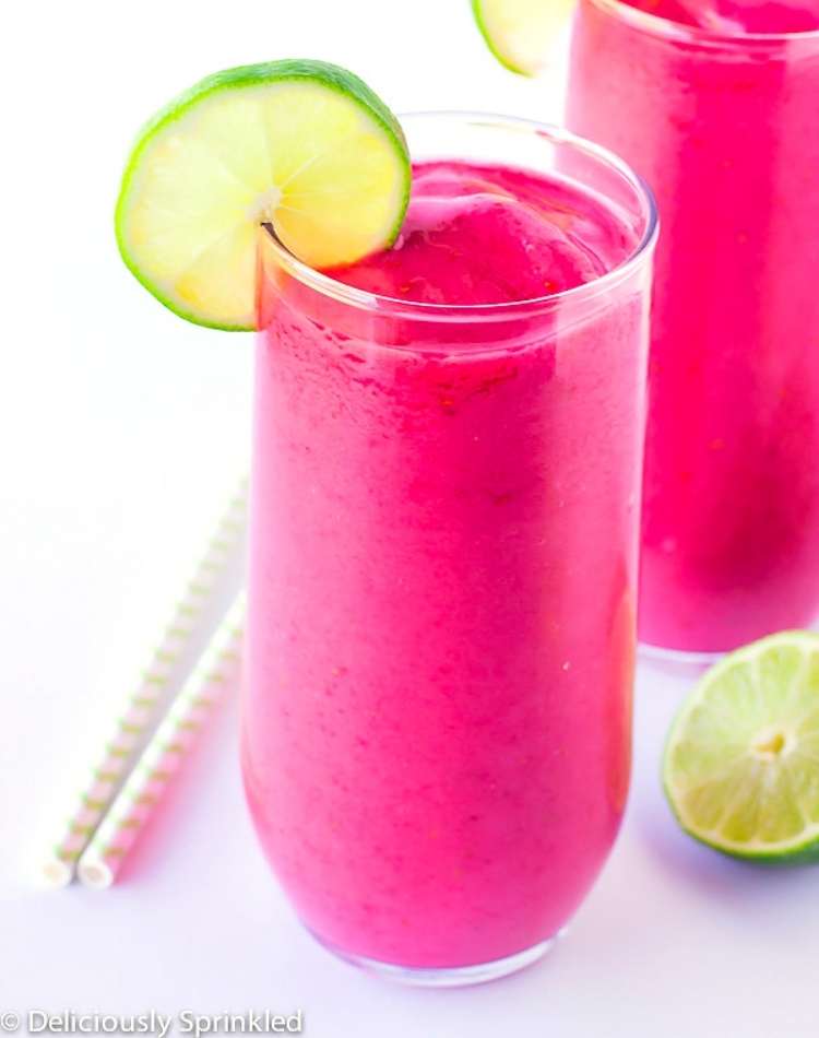 berry smoothie, healthy smoothie recipe for kids, lime garnished smoothie
