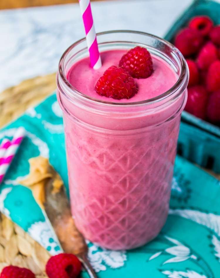 berry smoothie, healthy kids smoothie recipe, fresh raspberries