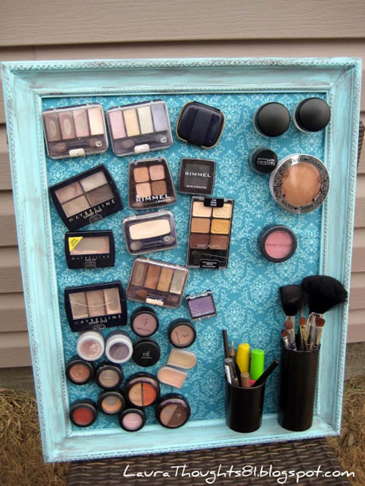 Magnetic make-up board