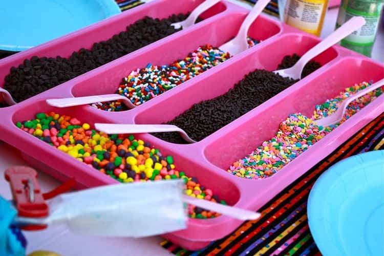 Silverware Tray Idea For Your Cupcake-Party-Toppings