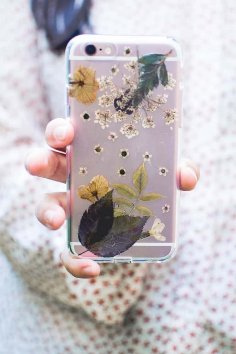 Pressed-Flower-DIY-Phone-Case