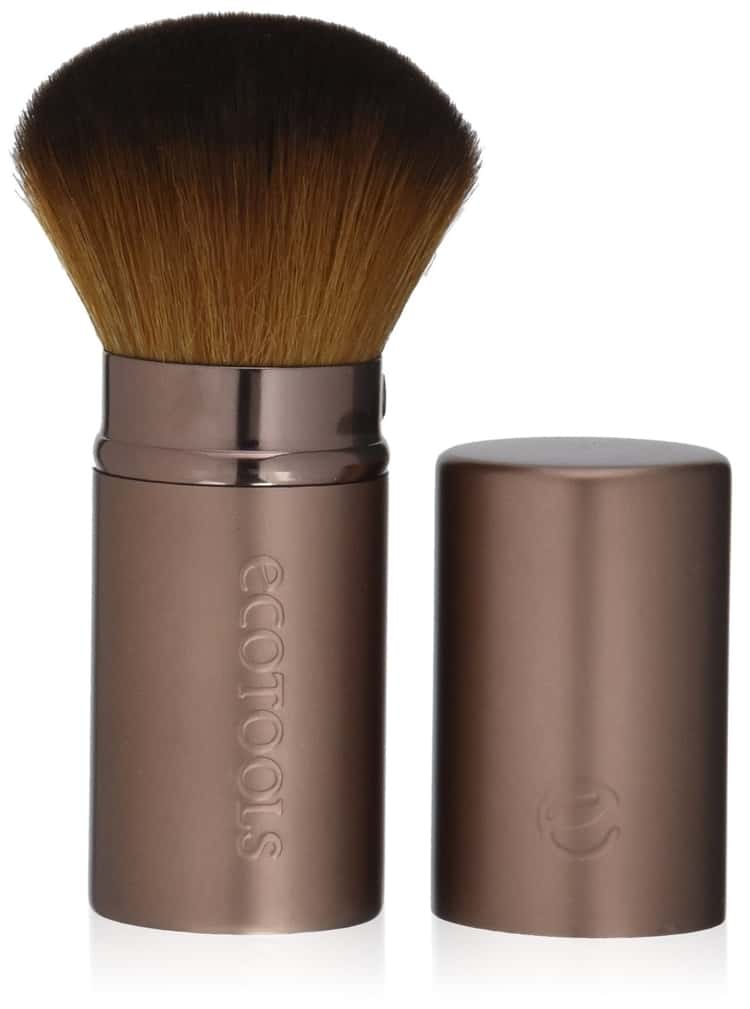 Kabuki makeup brush