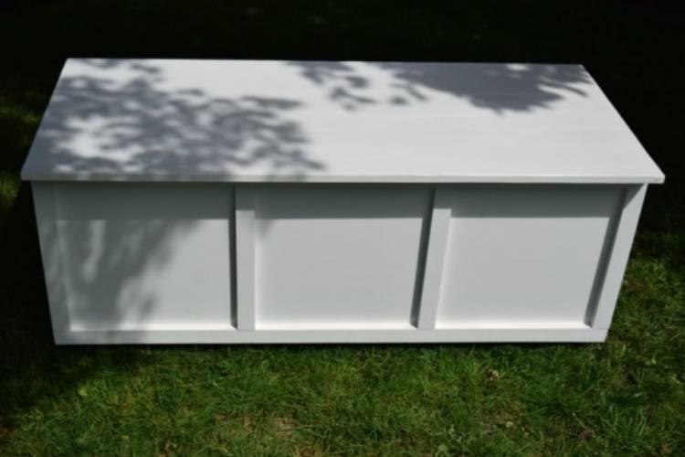 DIY Outdoor Storage Bench