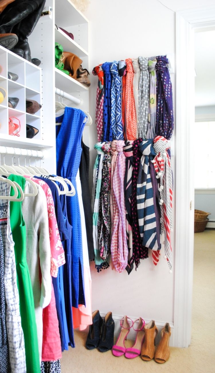 3 Ways to Tie a Square Scarf - Polished Closets