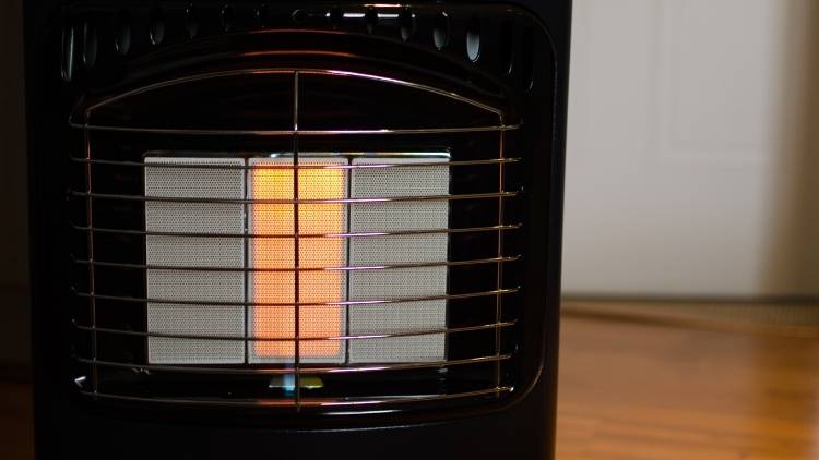 15 Simple Winter Hacks to Stay Warm and Get Things Done